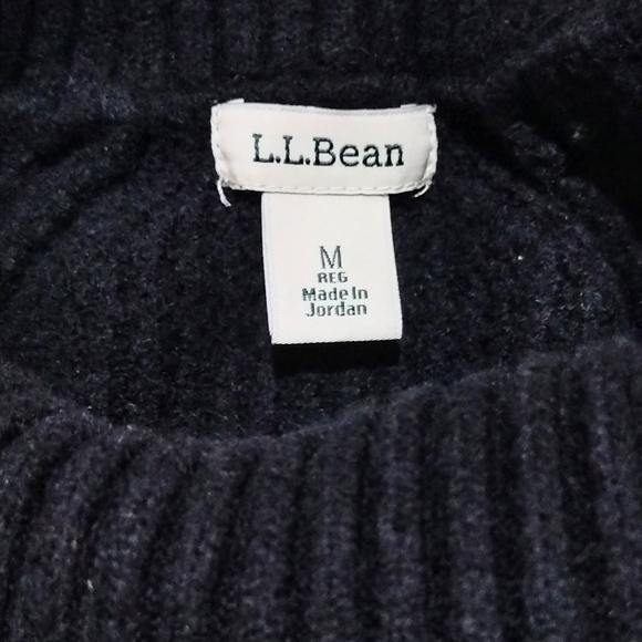 **L.L. BEAN** SuperSoft Waffle Knit Turtleneck. Size M - Picture 5 of 9